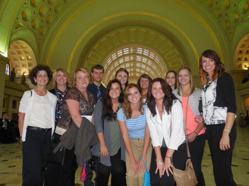 In OT 109 students learn about the rule of legislation and advocacy as it relates to the profession of OT.  In September 2016, these students and faculty attended OT Hill Day in Washington D.C. 倡导OT领域的发展.